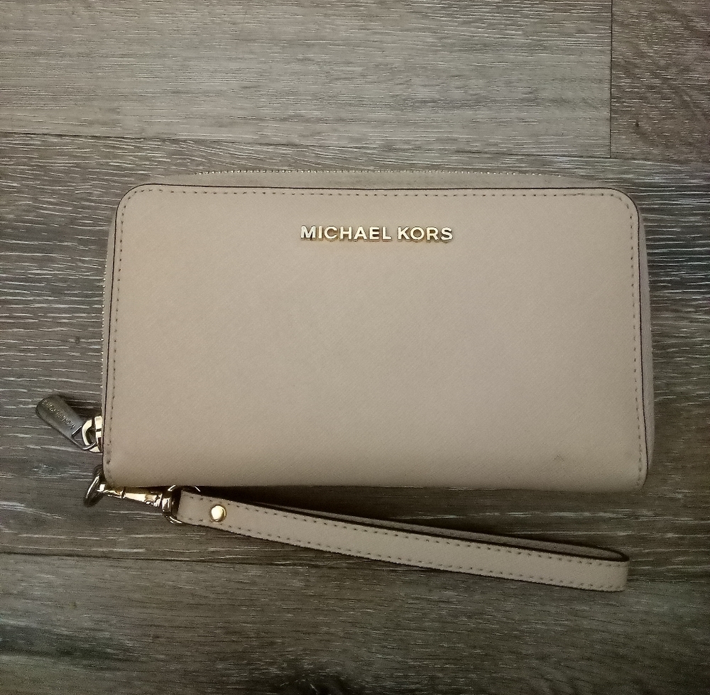 EUC: MICHAEL KORS, WRISTLET/ZIP-UP BLUSH COLOR WALLET! - Picture 1 of 16